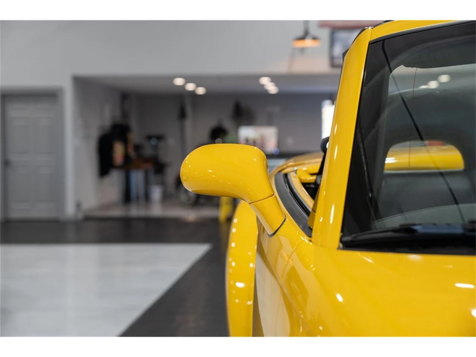 2004 Chevrolet SSR - Image 30 of 31