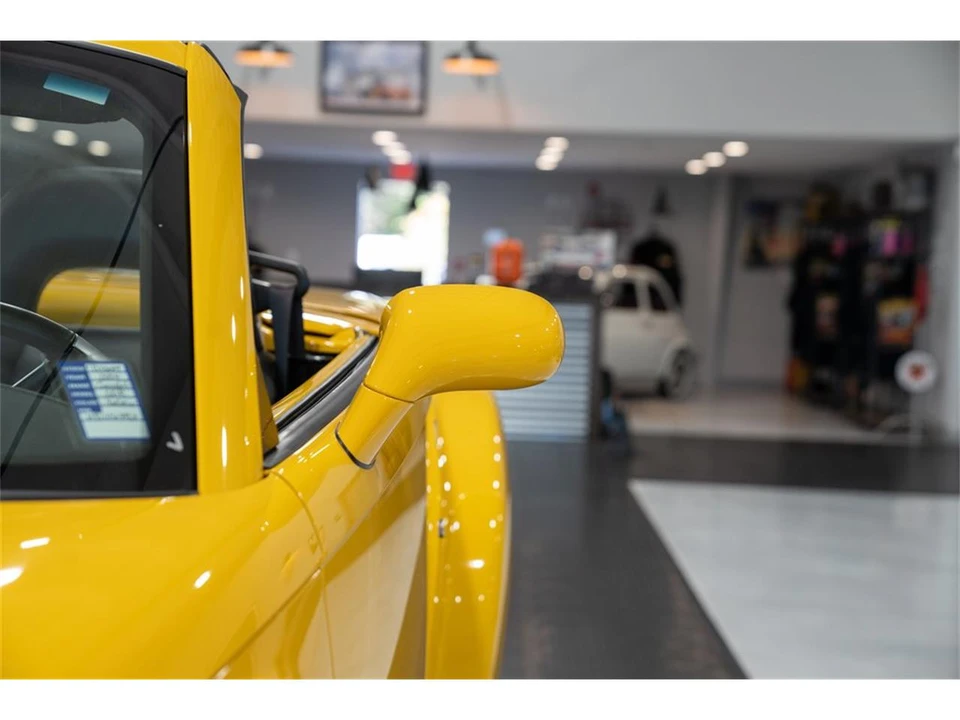 2004 Chevrolet SSR - Image 26 of 31