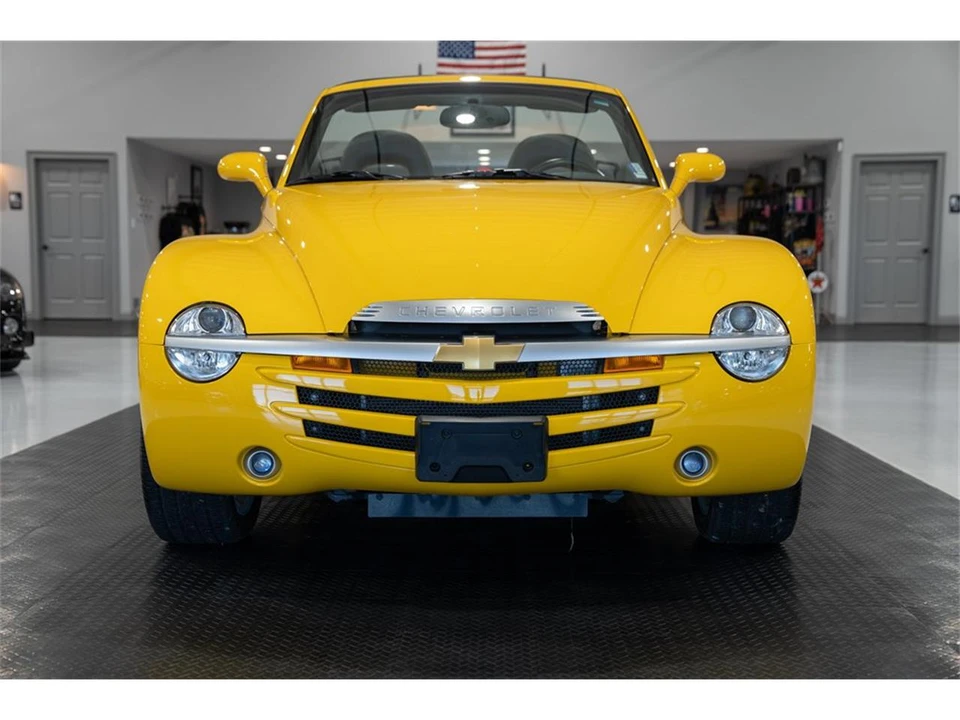 2004 Chevrolet SSR - Image 20 of 31