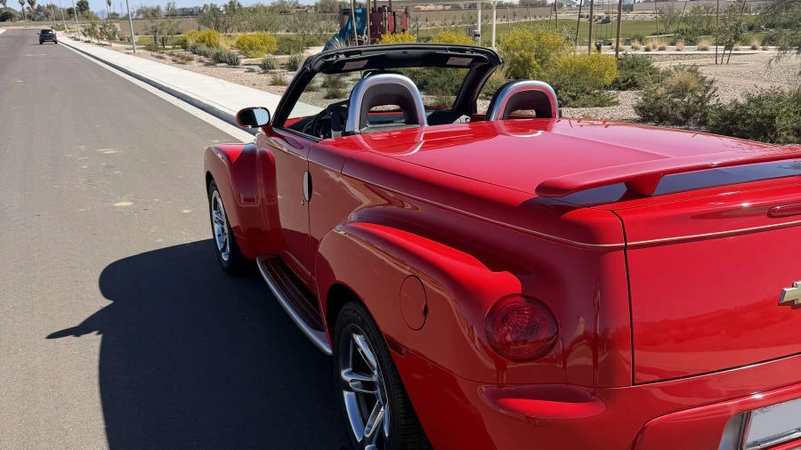 2004 Chevrolet SSR - Image 16 of 26