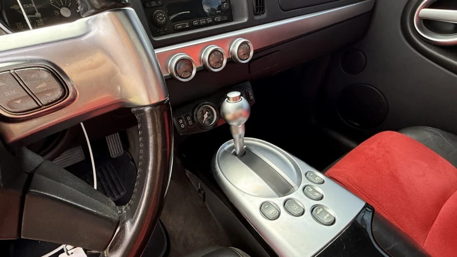 2004 Chevrolet SSR - Image 10 of 12