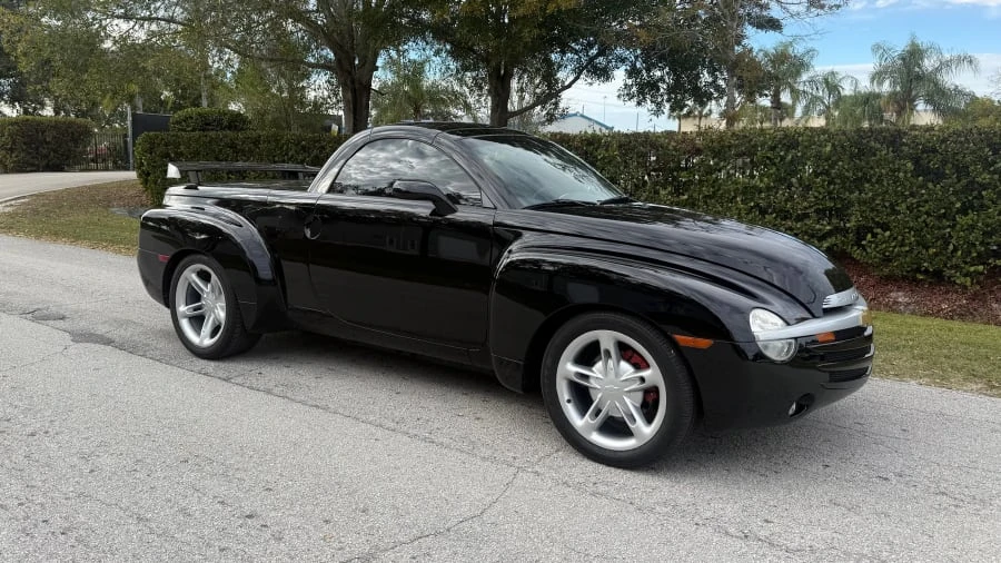 2004 Chevrolet SSR - Image 4 of 12