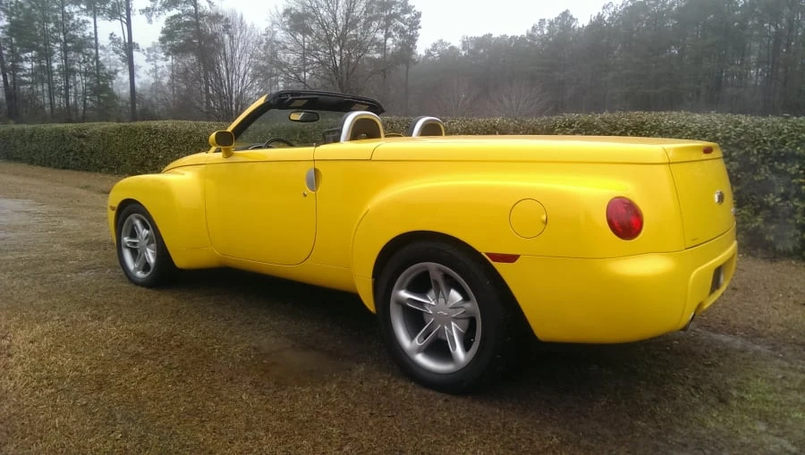 2004 Chevrolet SSR - Image 3 of 12