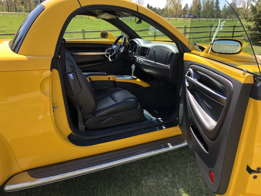 2004 Chevrolet SSR - Image 4 of 10