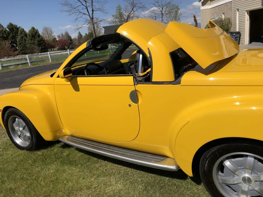 2004 Chevrolet SSR - Image 9 of 10