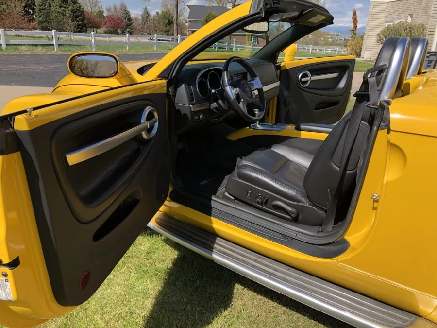 2004 Chevrolet SSR - Image 3 of 10
