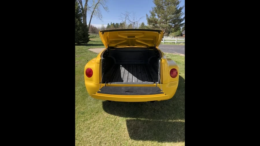 2004 Chevrolet SSR - Image 8 of 10