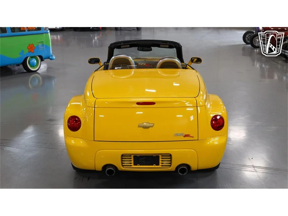2004 Chevrolet SSR - Image 21 of 31