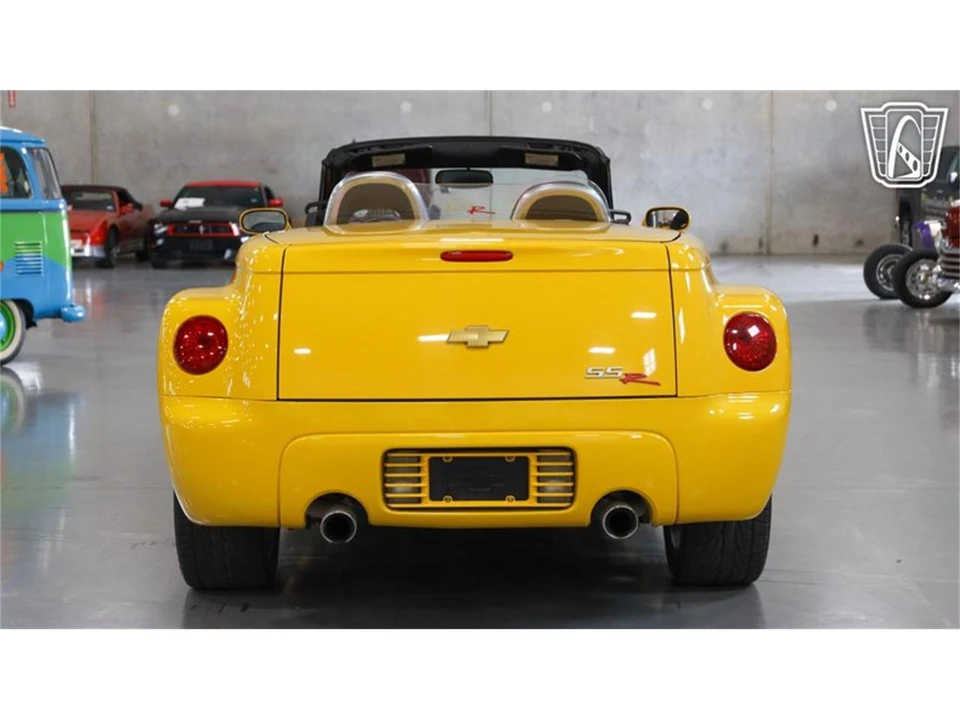 2004 Chevrolet SSR - Image 22 of 31