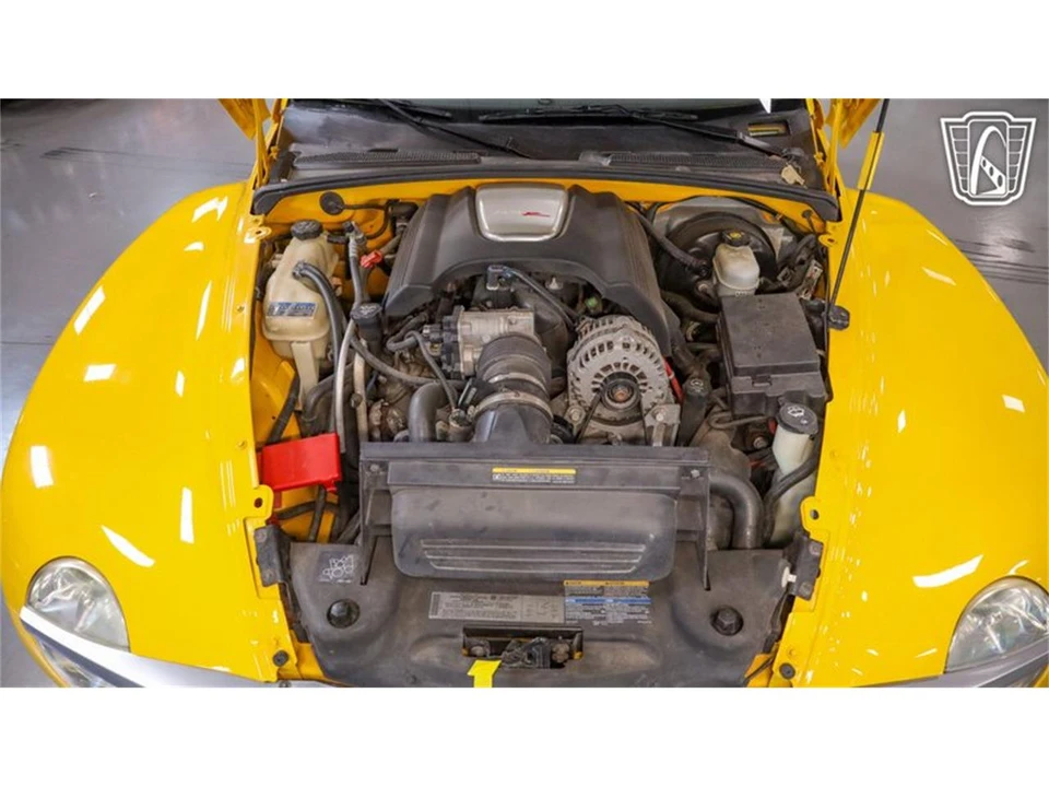 2004 Chevrolet SSR - Image 2 of 31