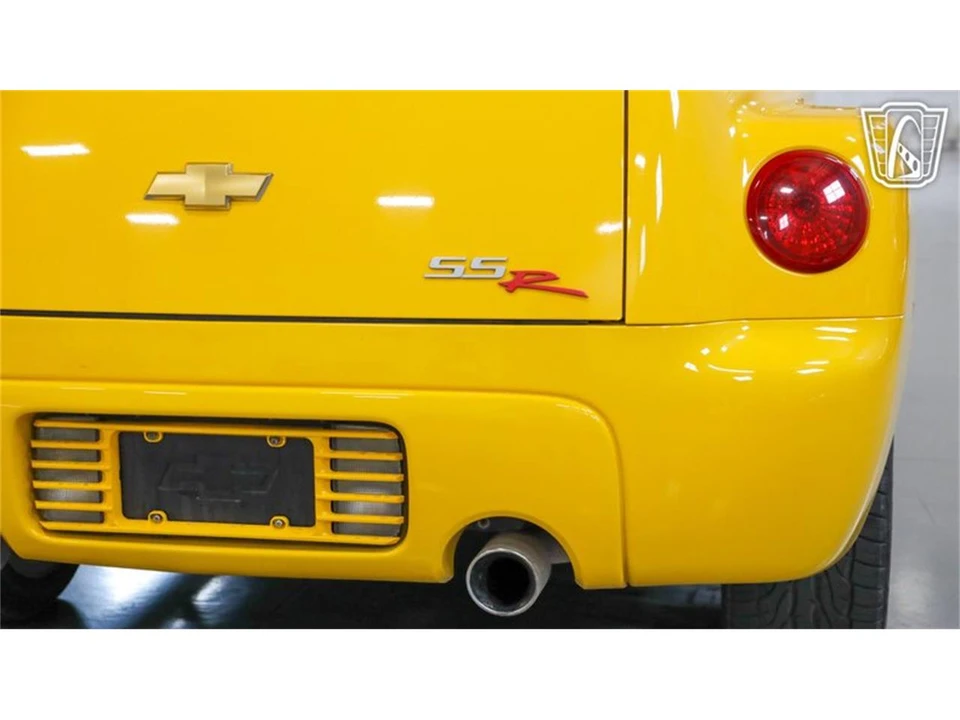 2004 Chevrolet SSR - Image 27 of 31