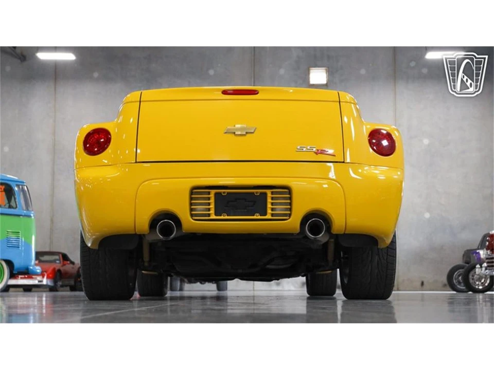 2004 Chevrolet SSR - Image 23 of 31
