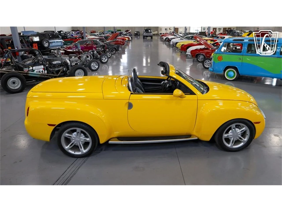 2004 Chevrolet SSR - Image 28 of 31