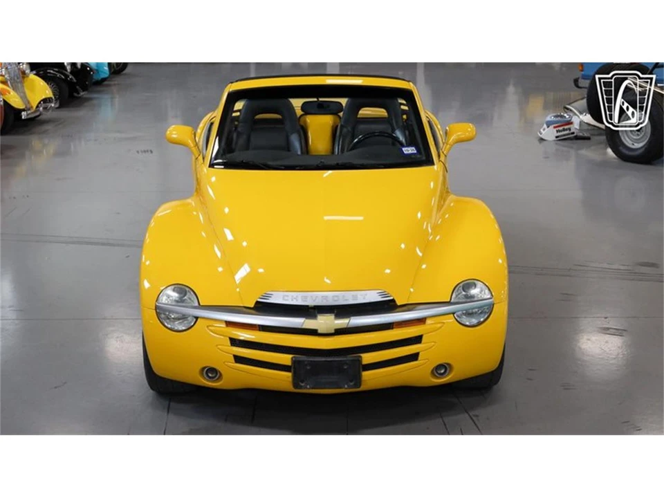 2004 Chevrolet SSR - Image 4 of 31