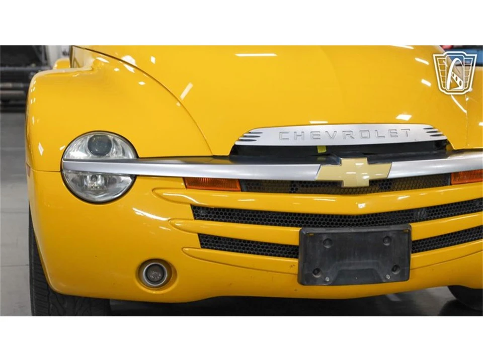 2004 Chevrolet SSR - Image 9 of 31