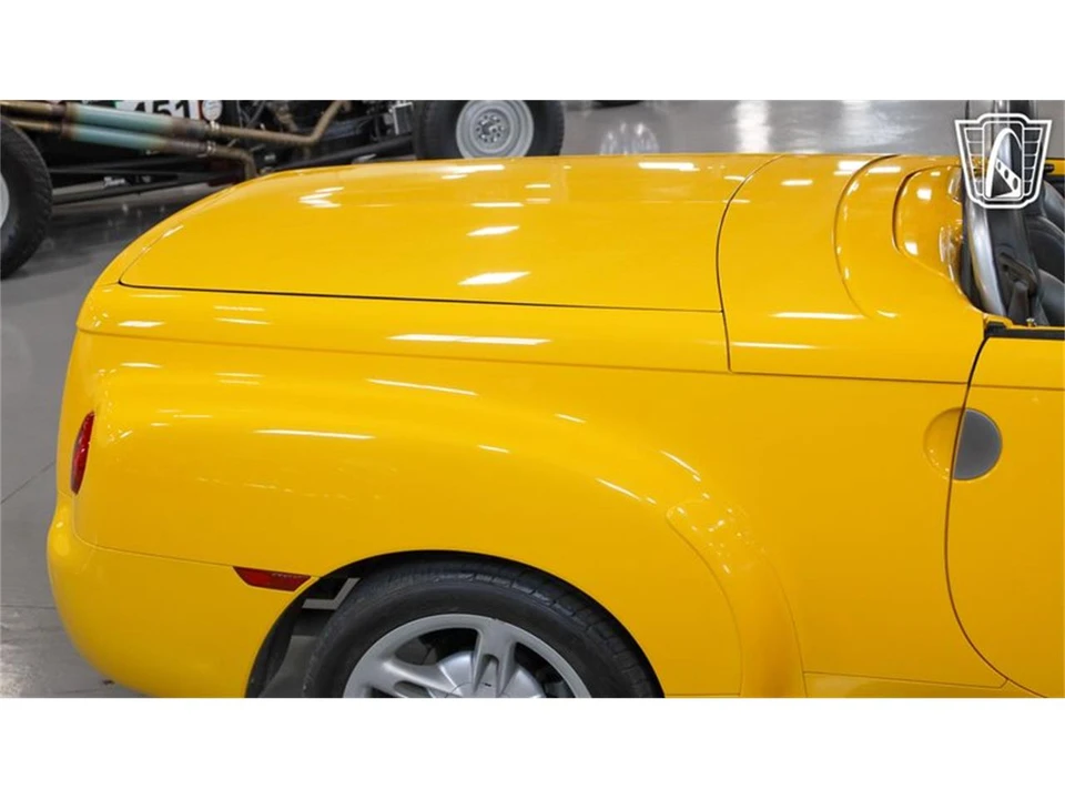 2004 Chevrolet SSR - Image 29 of 31