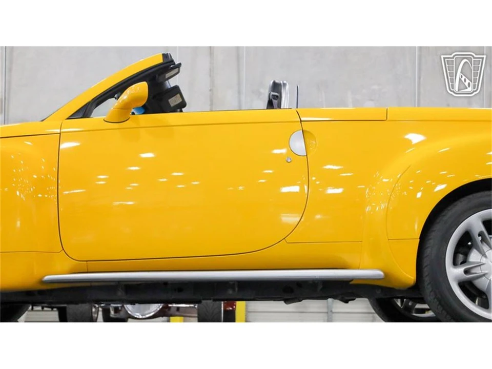 2004 Chevrolet SSR - Image 19 of 31