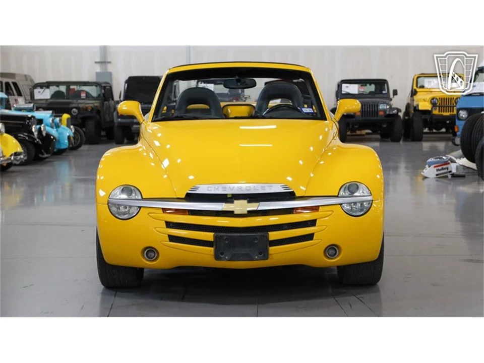 2004 Chevrolet SSR - Image 5 of 31