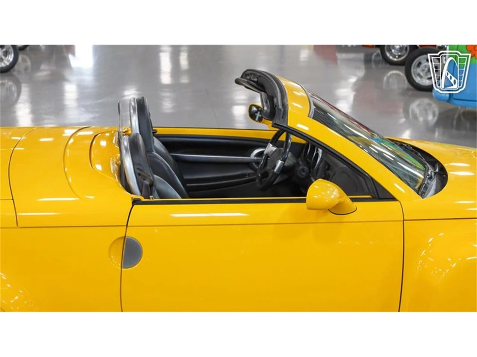 2004 Chevrolet SSR - Image 30 of 31