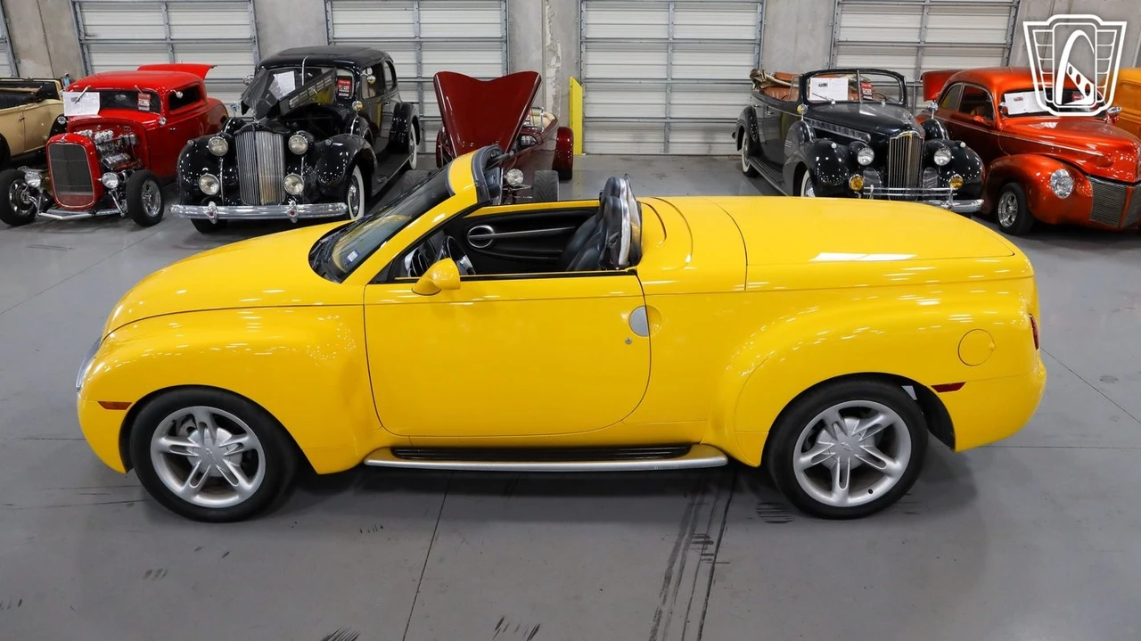 2004 Chevrolet SSR - Image 12 of 12