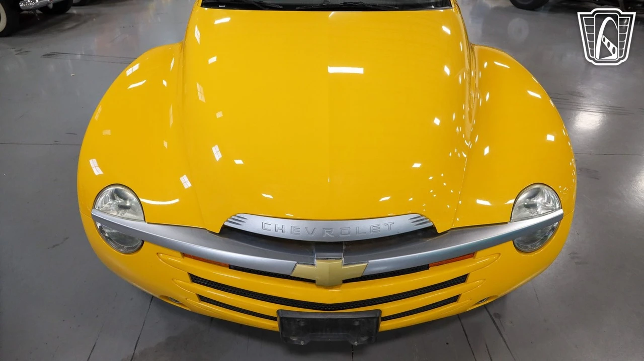 2004 Chevrolet SSR - Image 9 of 12