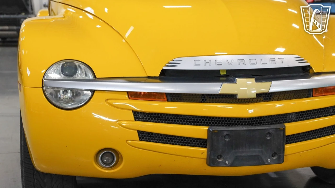 2004 Chevrolet SSR - Image 10 of 12