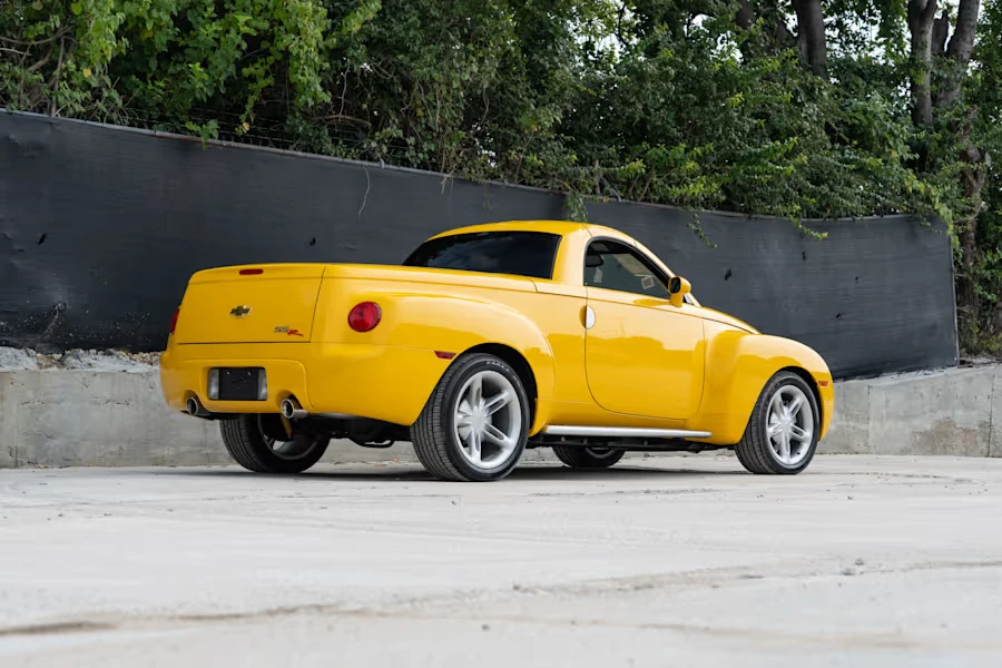 2004 Chevrolet SSR - Image 12 of 31