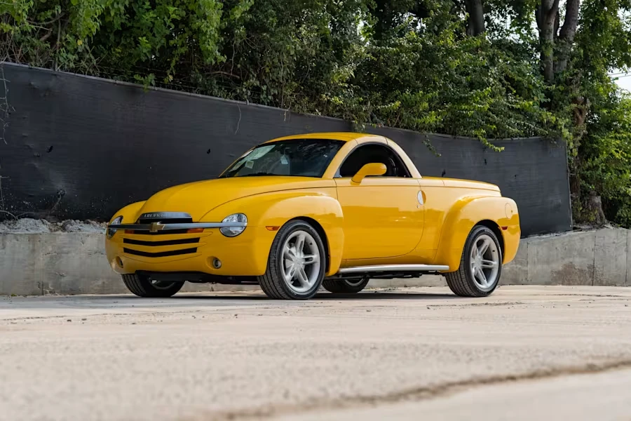 2004 Chevrolet SSR - Image 16 of 31