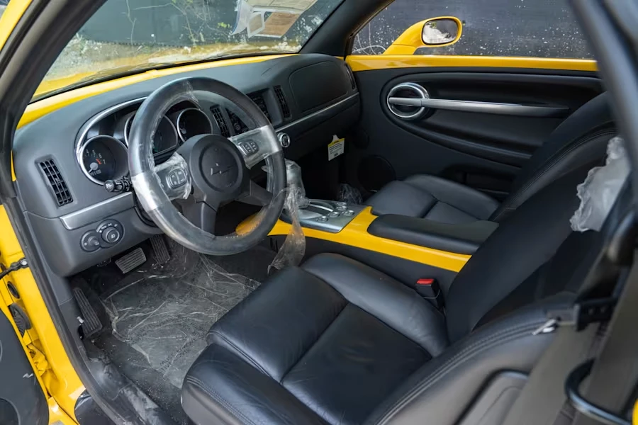 2004 Chevrolet SSR - Image 20 of 31