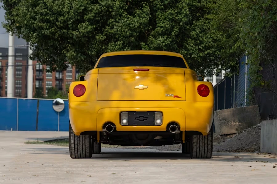 2004 Chevrolet SSR - Image 5 of 31