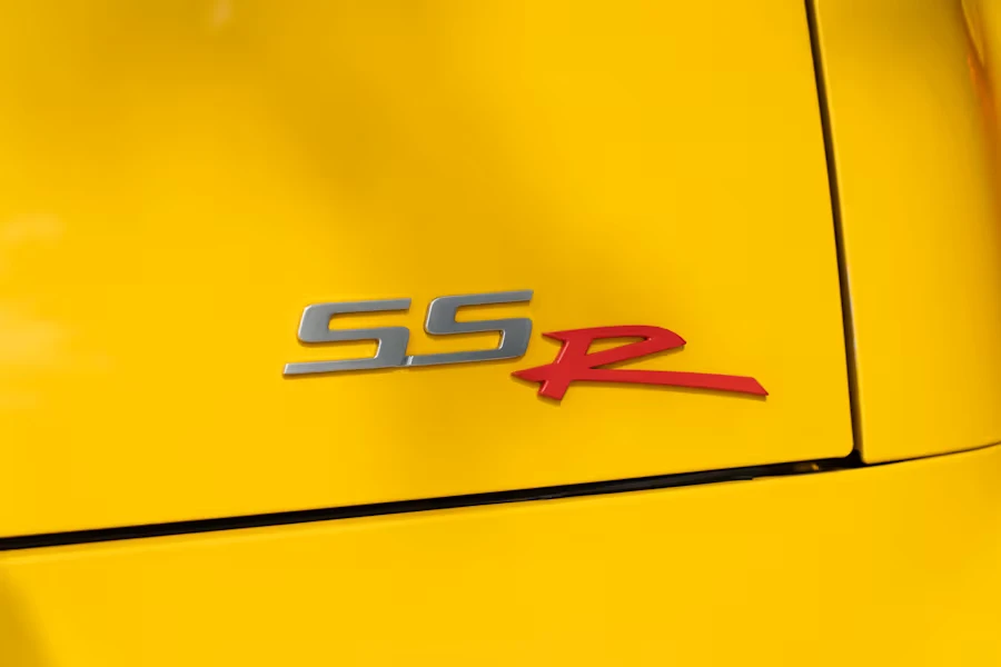 2004 Chevrolet SSR - Image 8 of 31