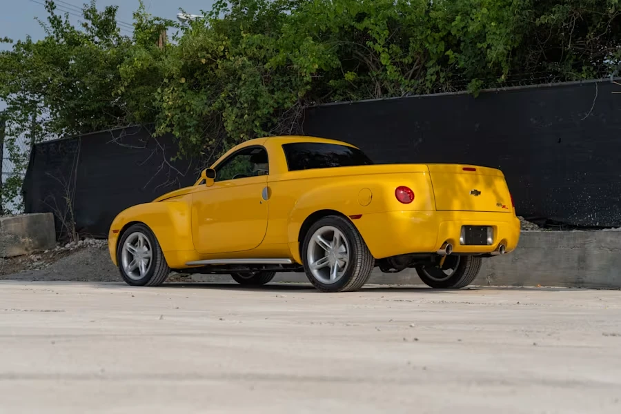 2004 Chevrolet SSR - Image 14 of 31