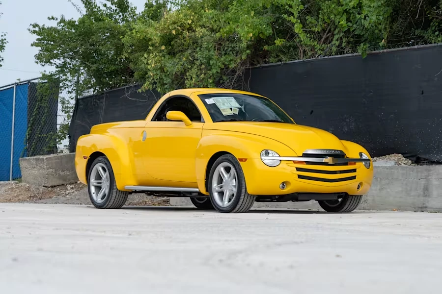 2004 Chevrolet SSR - Image 11 of 31