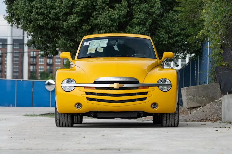 2004 Chevrolet SSR - Image 4 of 31
