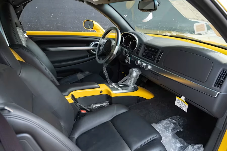 2004 Chevrolet SSR - Image 18 of 31
