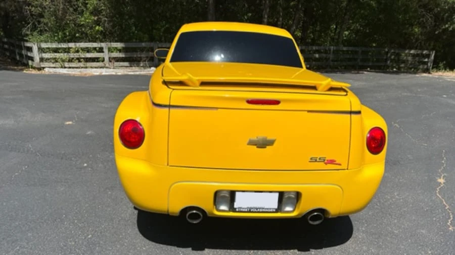 2004 Chevrolet SSR - Image 2 of 14