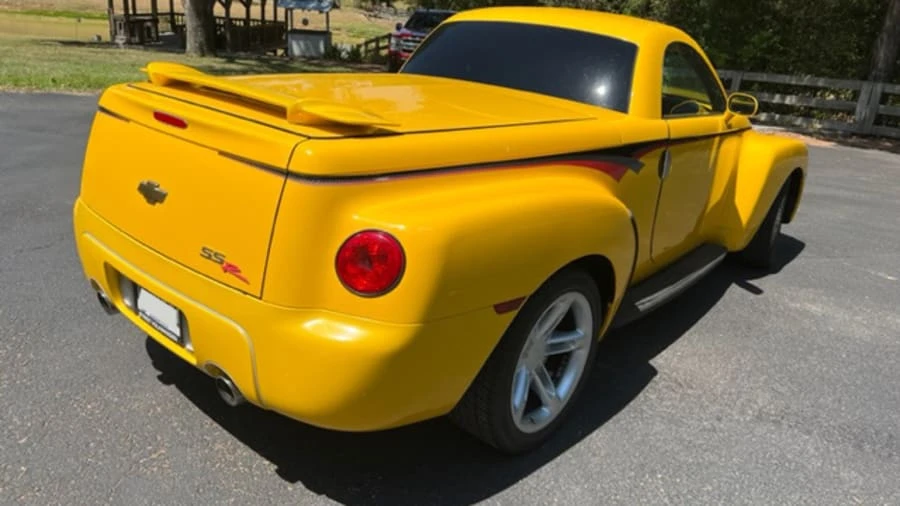 2004 Chevrolet SSR - Image 4 of 14
