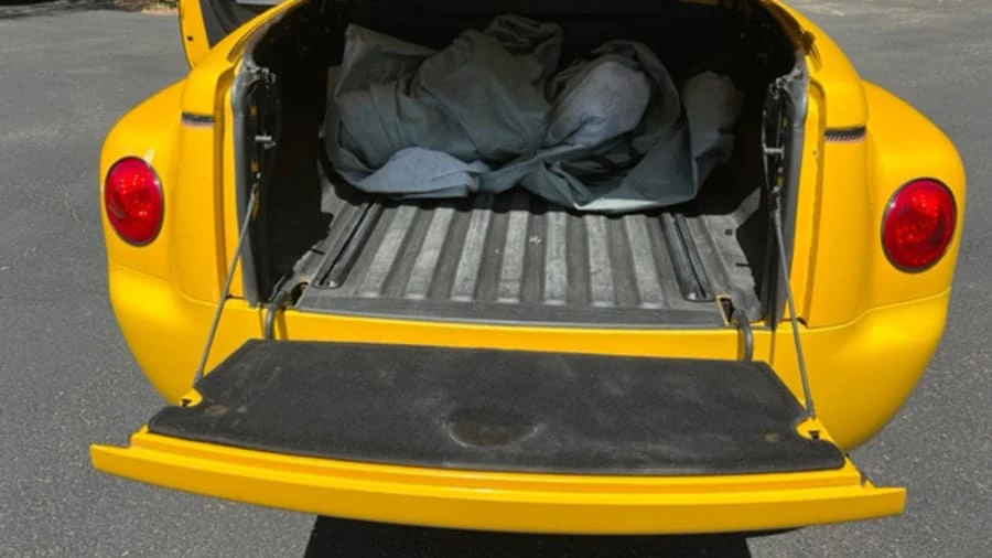 2004 Chevrolet SSR - Image 12 of 14