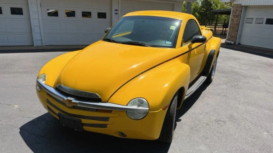 2004 Chevrolet SSR - Image 13 of 14