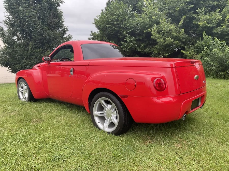 2004 Chevrolet SSR - Image 6 of 10
