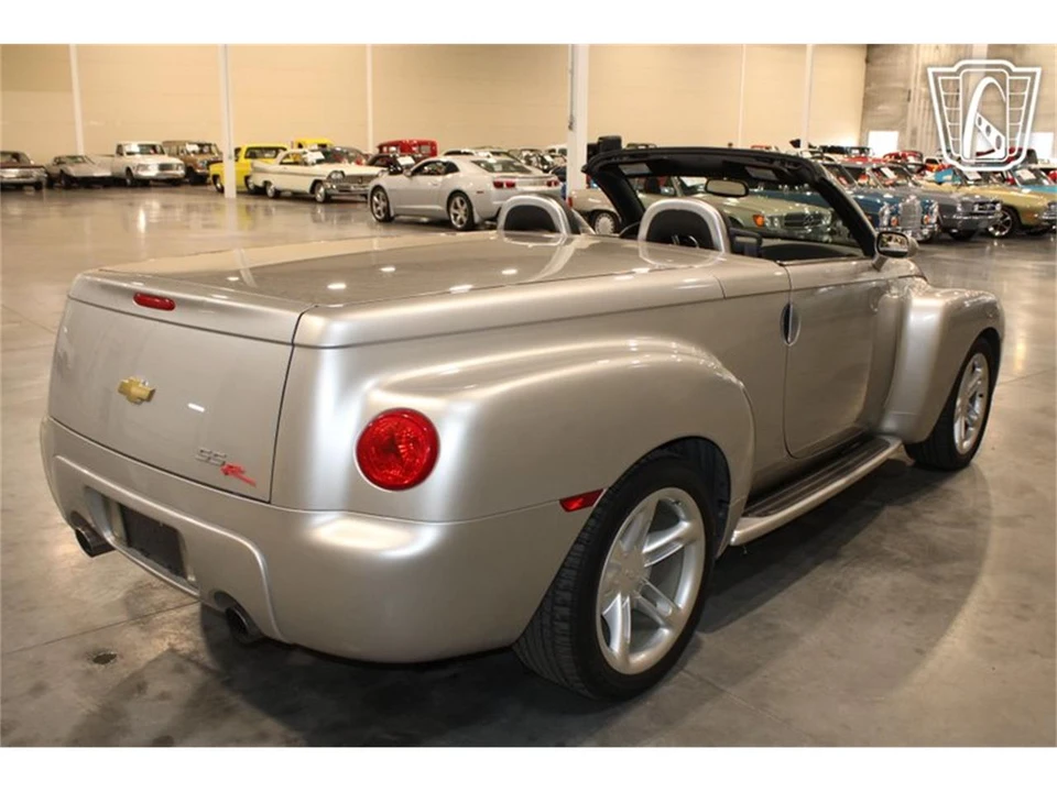 2004 Chevrolet SSR - Image 17 of 31