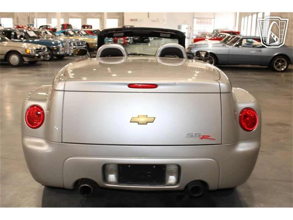 2004 Chevrolet SSR - Image 12 of 31