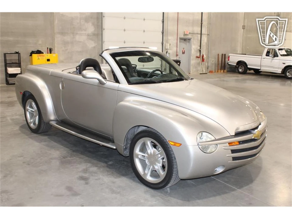 2004 Chevrolet SSR - Image 27 of 31