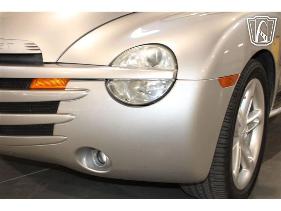 2004 Chevrolet SSR - Image 28 of 31