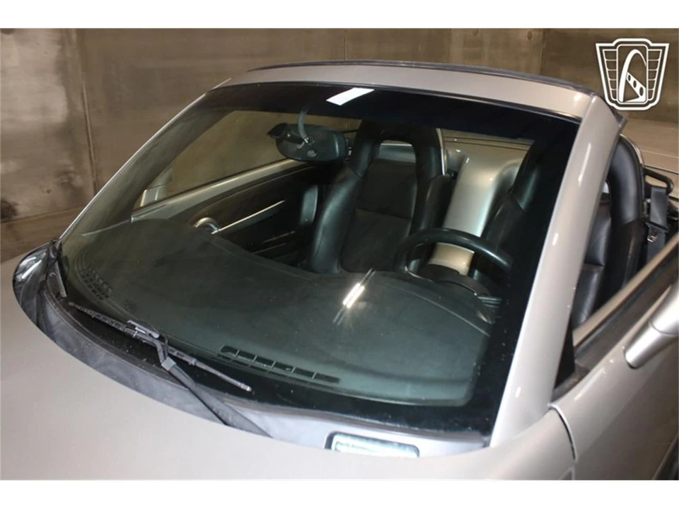 2004 Chevrolet SSR - Image 24 of 31