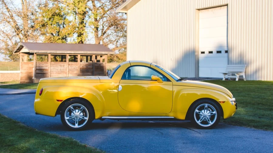 2004 Chevrolet SSR - Image 8 of 12