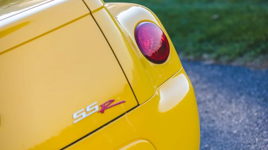 2004 Chevrolet SSR - Image 11 of 12