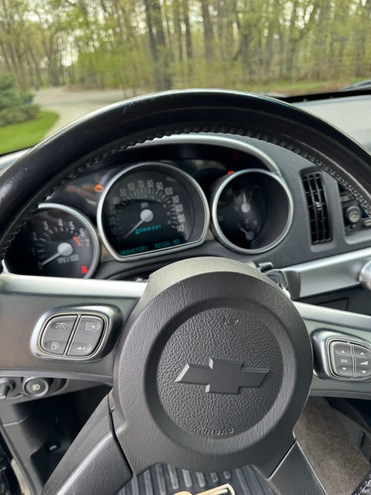 2004 Chevrolet SSR - Image 16 of 23