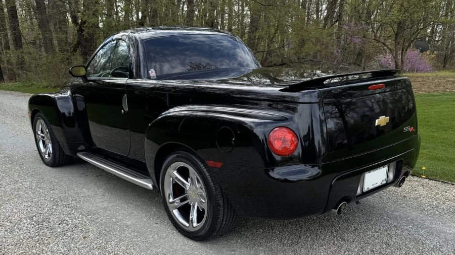 2004 Chevrolet SSR - Image 5 of 23