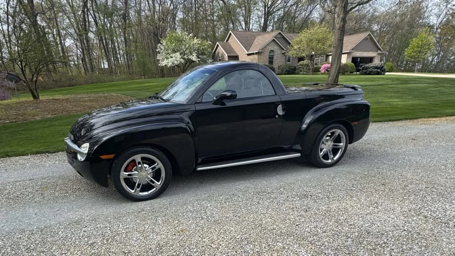 2004 Chevrolet SSR - Image 8 of 23